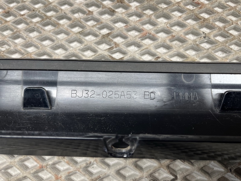 Накладка стойки лобового стекла Land Rover Range Rover Evoque (L538, 2012г.)