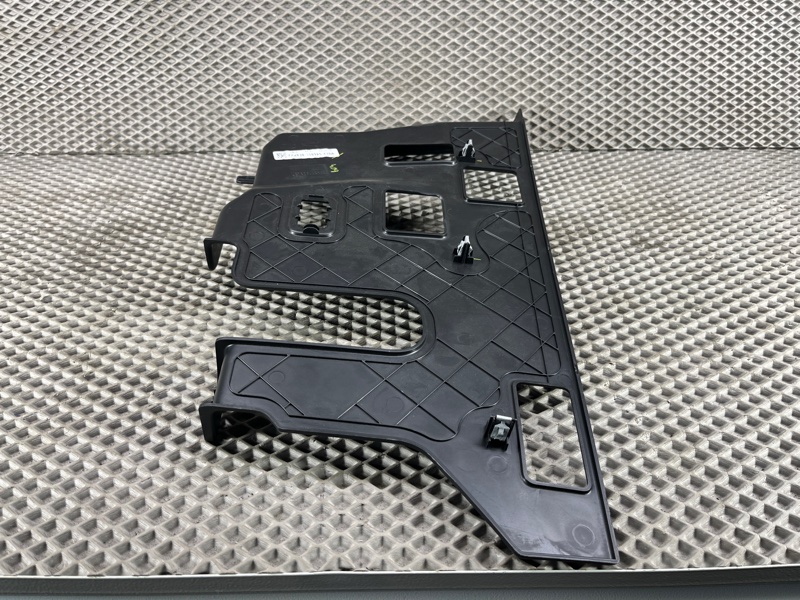 Обшивка салона Land Rover Range Rover Sport (L461, 2024г.)