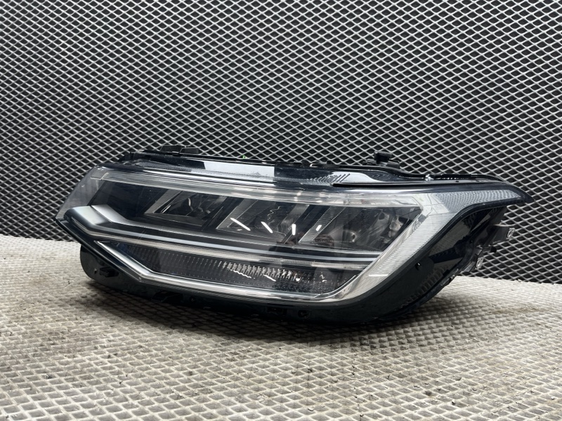 Фара Volkswagen Tiguan (MBQ, 2022г.)