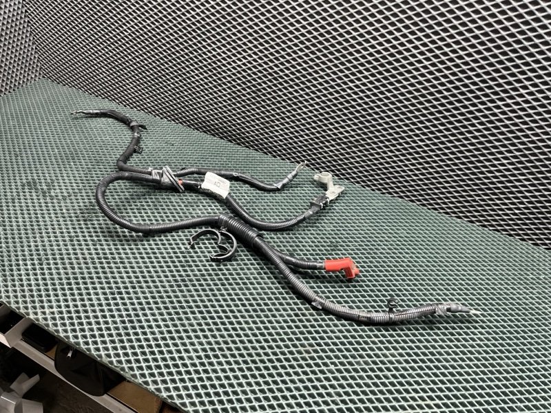 Плюсовой провод аккумулятора Land Rover Discovery Sport (L550, 2016г.)