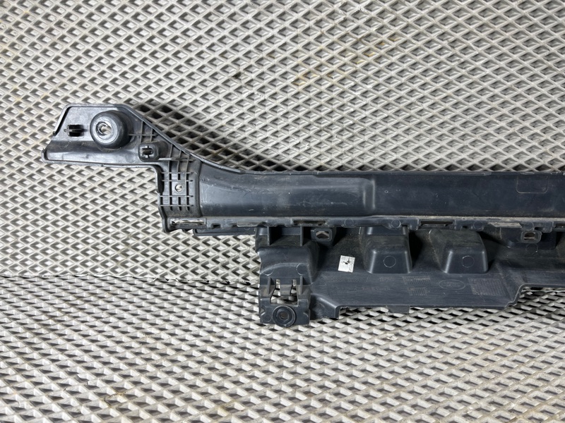 Кронштейн бампера Land Rover Defender (L663, 2020г.)