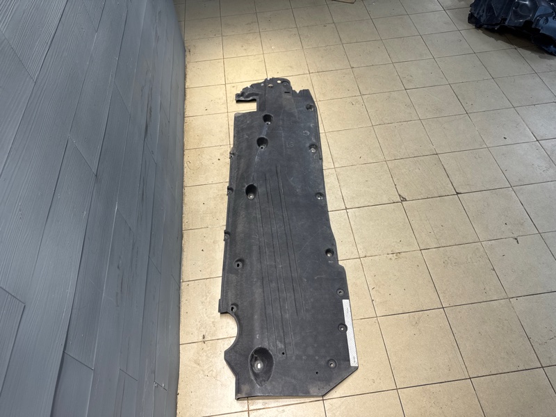 Защитный пластик днища Land Rover Discovery Sport (L550, 2020г.)