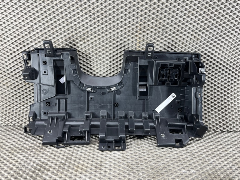 Кожух рулевой колонки Land Rover Range Rover Sport (L461, 2024г.)