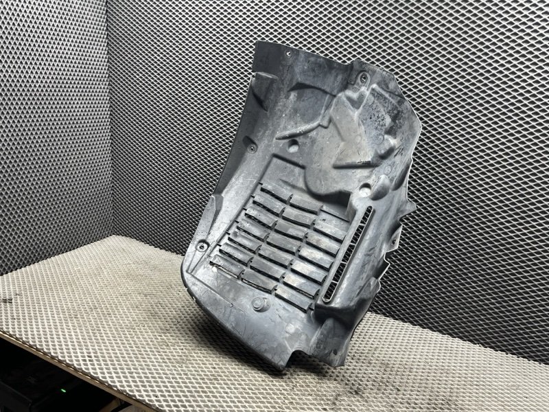 Подкрылок Land Rover Range Rover (L405, 2016г.)
