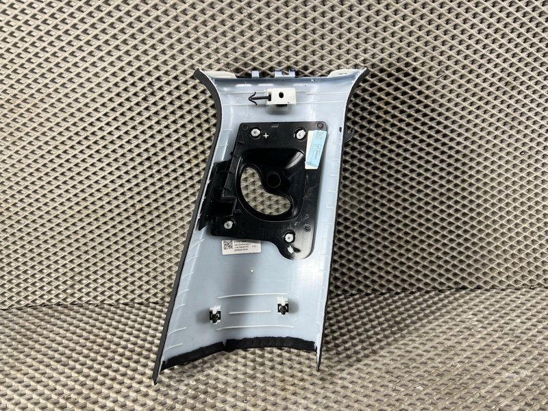 Обшивка стойки Land Rover Range Rover Sport (L461, 2024г.)