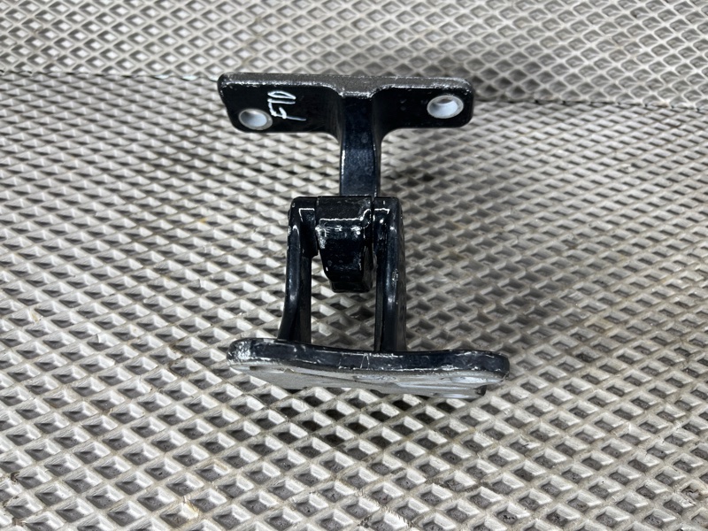 Петля крышки багажника Land Rover Defender (L663, 2020г.)