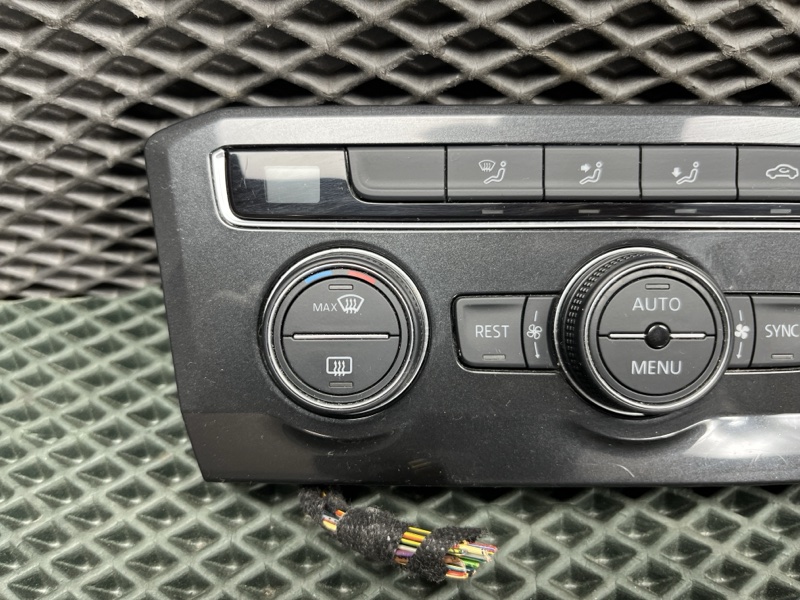Блок управления климат-контролем Volkswagen Tiguan (MK2, 2018г.)
