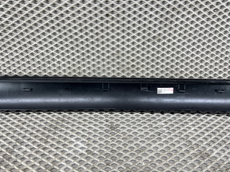 Накладка стойки лобового стекла Land Rover Range Rover Sport (L461, 2024г.)