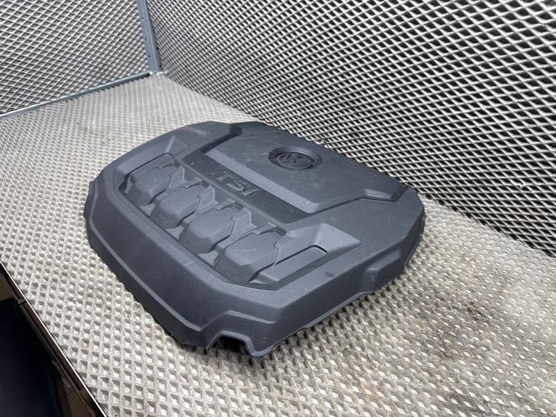 Декоративная крышка двигателя Volkswagen Tiguan (MBQ, 2023г.)