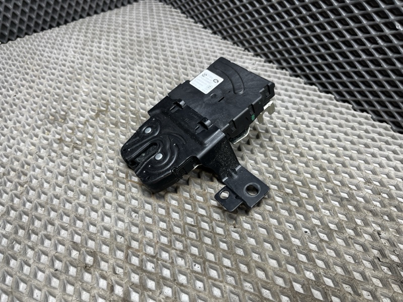 Замок крышки багажника Land Rover Range Rover (L405, 2019г.)
