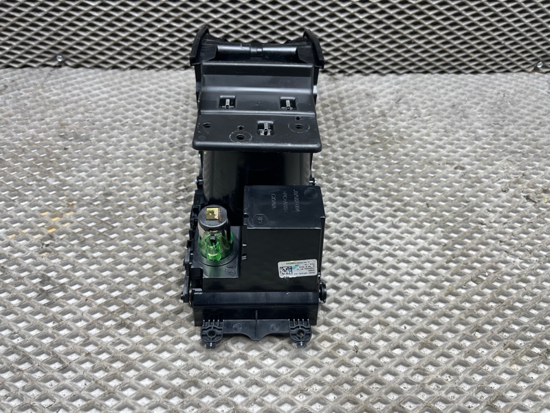 Подстаканник центральный Land Rover Range Rover Sport (L320, 2011г.)