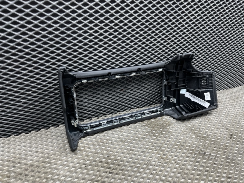 Рамка монитора Land Rover Range Rover Sport (L494, 2020г.)