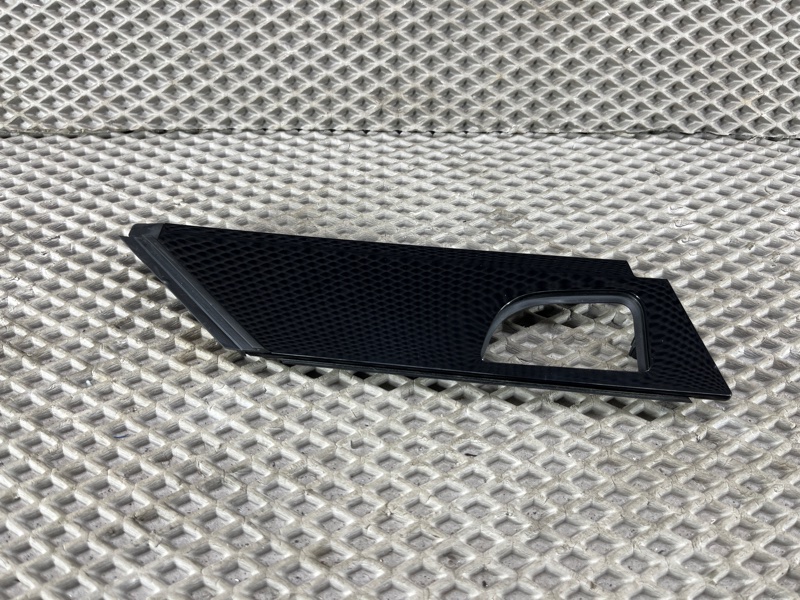 Декоративная накладка двери Land Rover Range Rover Sport (L461, 2024г.)