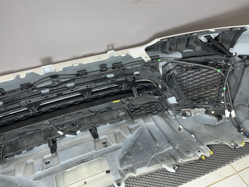 Бампер Land Rover Range Rover Sport (L494, 2021г.)