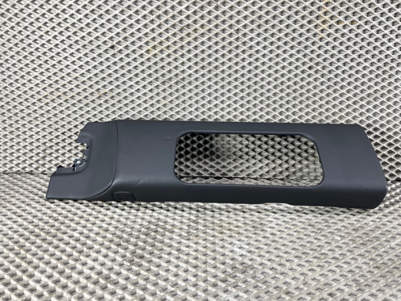 Декоративная накладка торпедо Land Rover Range Rover Sport (L461, 2024г.)