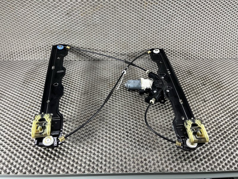 Стеклоподъемник Land Rover Defender (L663, 2020г.)