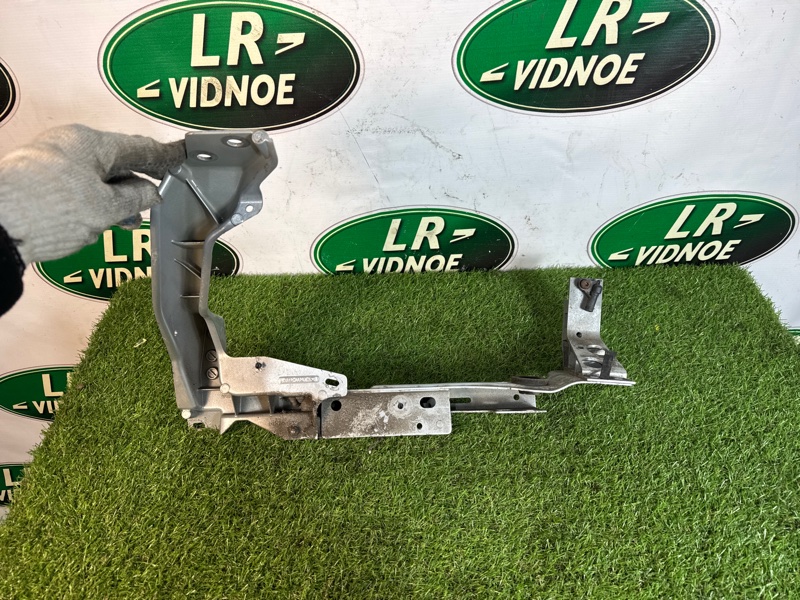 Суппорт фары Land Rover Range Rover Velar (L560, 2018г.)