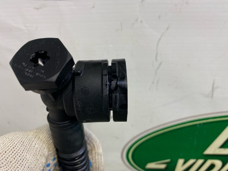Патрубок системы охлаждения Land Rover Range Rover Sport (L461, 2023г.)