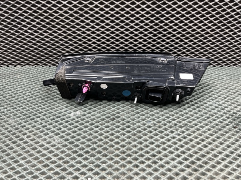 Фонарь Land Rover Range Rover Sport (L461, 2025г.)