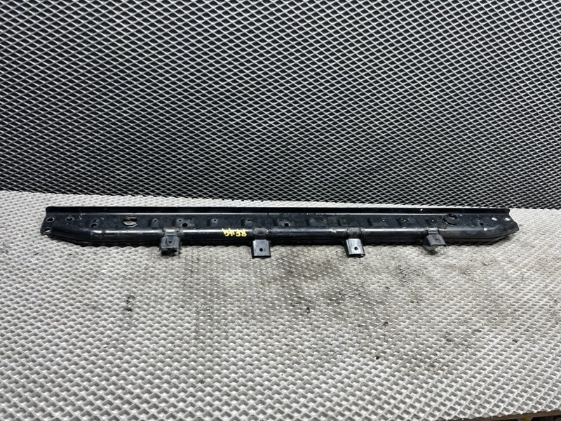 Балка под радиатор Land Rover Discovery Sport (L550, 2016г.)