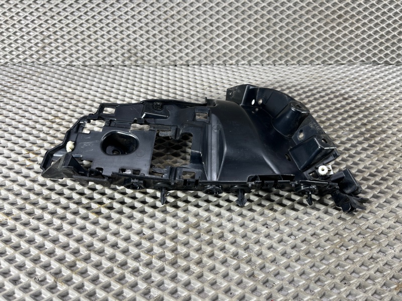 Кронштейн бампера Land Rover Defender (L663, 2020г.)