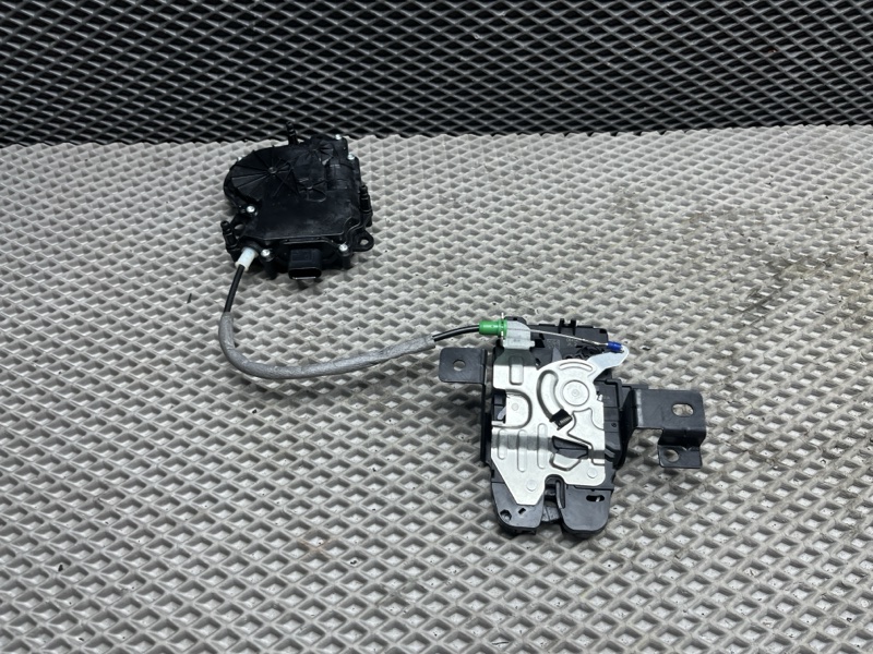 Замок крышки багажника Land Rover Range Rover (L405, 2016г.)