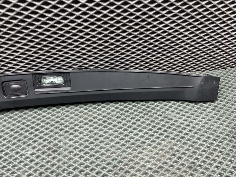 Молдинг крышки багажника Land Rover Range Rover Sport (L461, 2025г.)