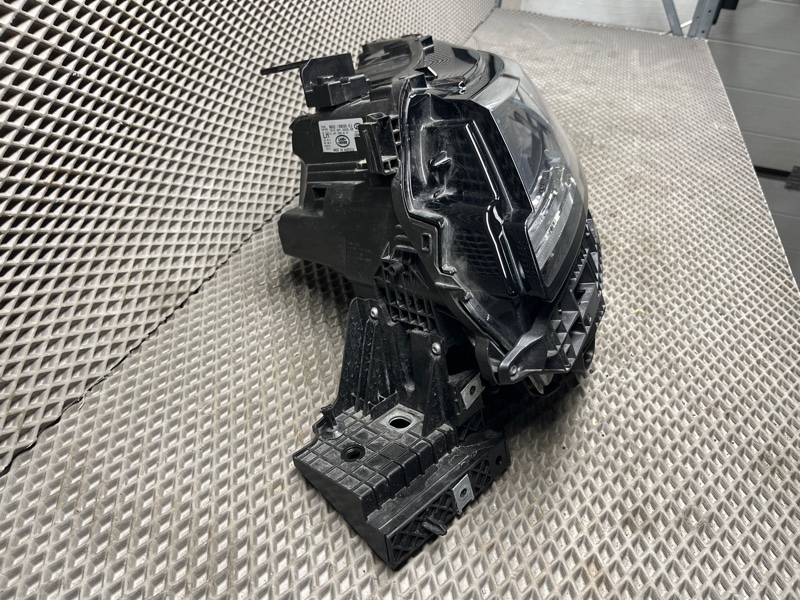 Фара светодиодная Land Rover Range Rover Sport (L461, 2024г.)