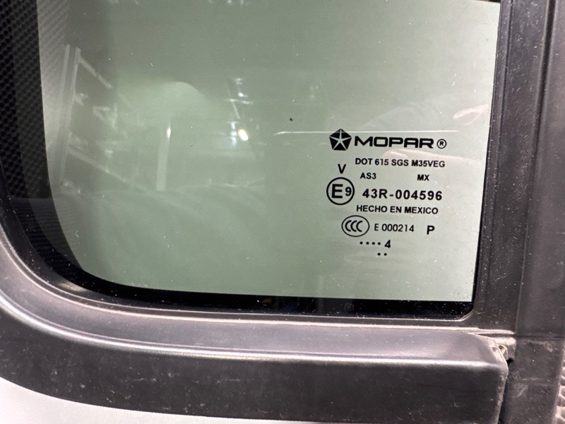 Форточка двери Jeep Wrangler (JL, 2025г.)