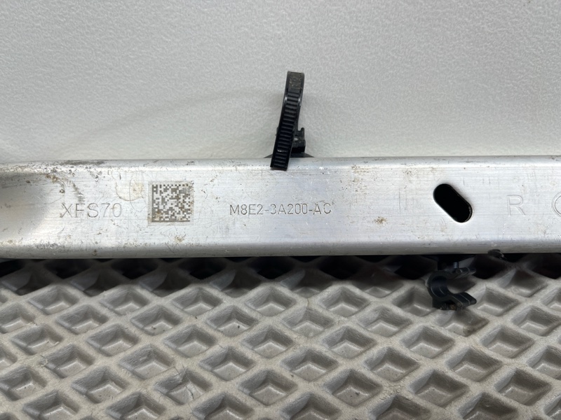Кронштейн (крепление) Land Rover Range Rover Sport (L461, 2023г.)