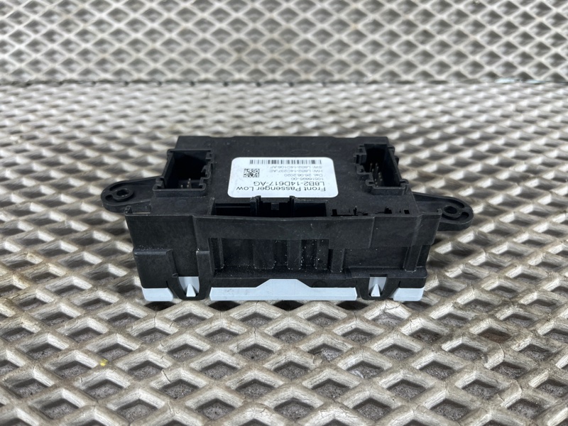 Блок двери Land Rover Defender (L663, 2020г.)