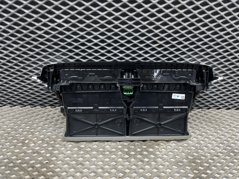 Дефлектор обдува салона центральный Land Rover Range Rover Sport (L494, 2020г.)