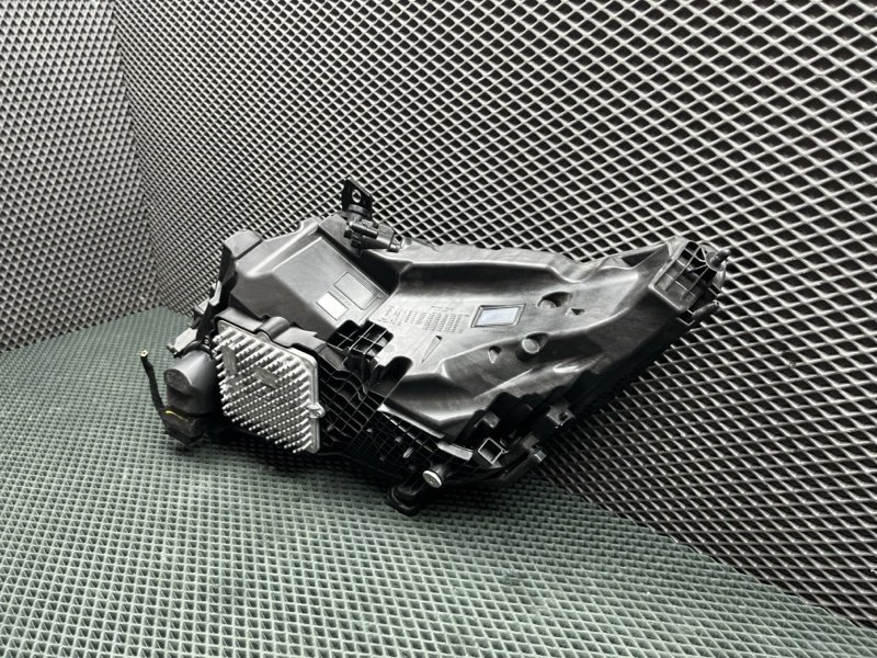 Фара Land Rover Range Rover Sport (L461, 2025г.)