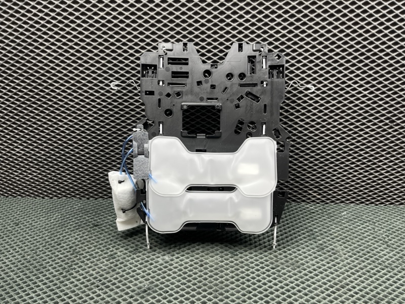 Поясничный упор Land Rover Range Rover Sport (L461, 2025г.)