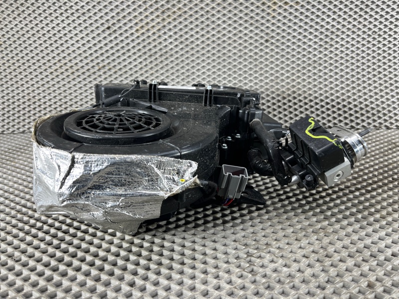 Печка салона задняя Land Rover Defender (L663, 2020г.)