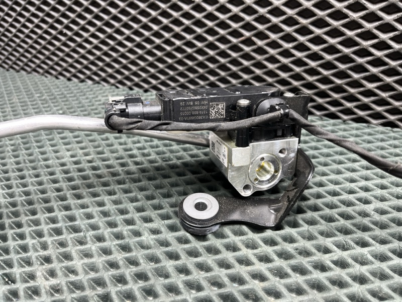 Трубка кондиционера Land Rover Range Rover Sport (L461, 2025г.)