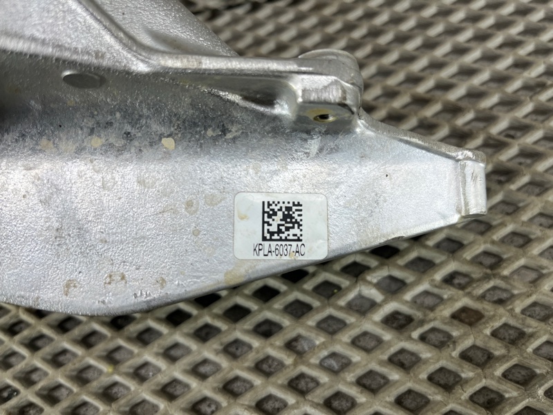 Опора двигателя Land Rover Defender (L663, 2020г.)