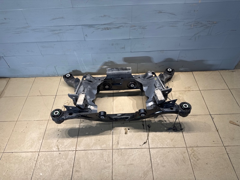 Подрамник Land Rover Discovery Sport (L550, 2017г.)