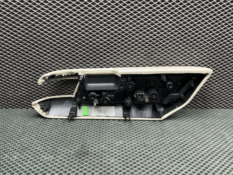 Подлокотник двери Land Rover Range Rover (L405, 2020г.)