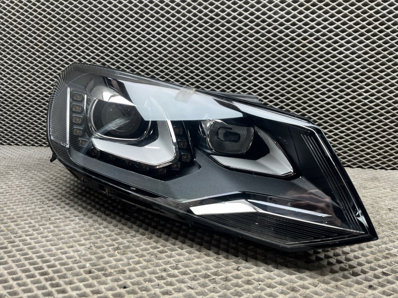 Фара Volkswagen Touareg (NF, 2014г.)