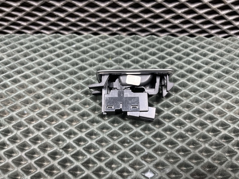 Кнопка стеклоподъемника Land Rover Range Rover (L405, 2019г.)