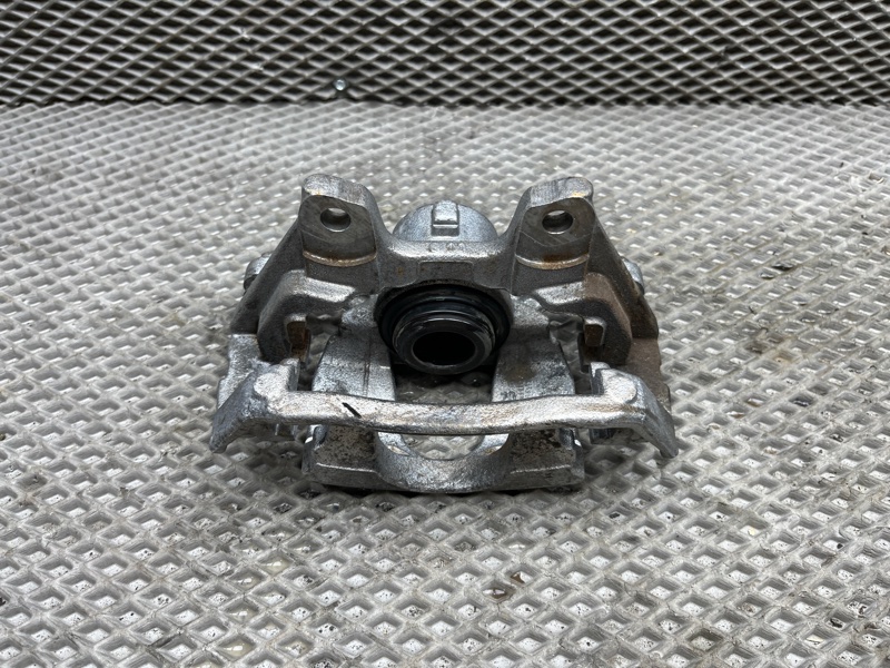 Суппорт Jeep Wrangler (JLUS74, 2020г.)
