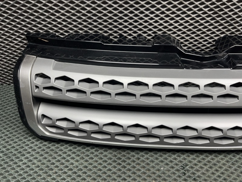 Решетка радиатора Land Rover Range Rover Evoque (L538, 2017г.)