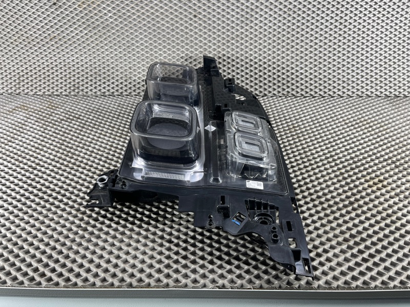 Фара Land Rover Defender (L663, 2020г.)