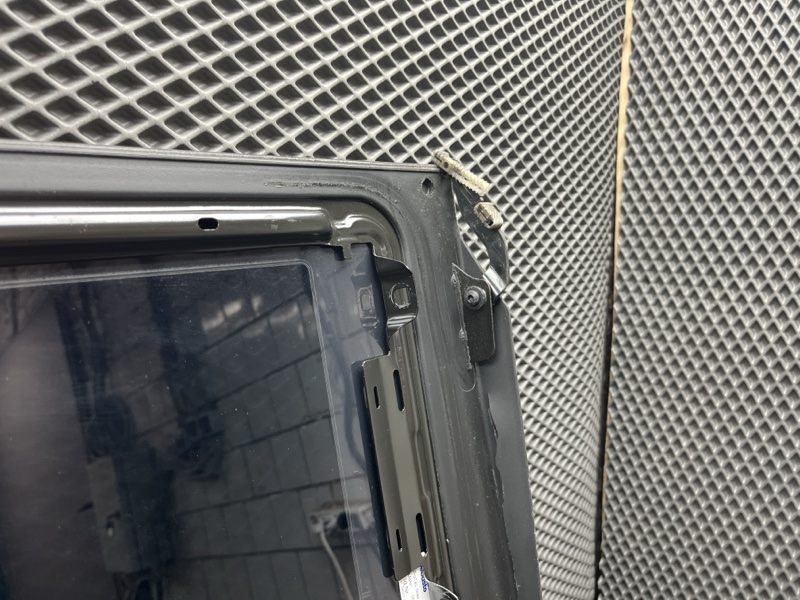 Стекло люка Land Rover Range Rover (L405, 2016г.)