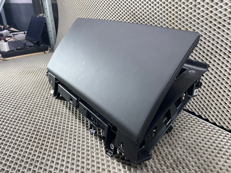 Бардачок Land Rover Range Rover Sport (L461, 2024г.)
