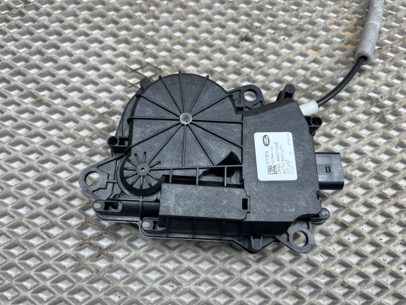 Замок багажника с доводчиком Land Rover Range Rover Sport (L494, 2017г.)