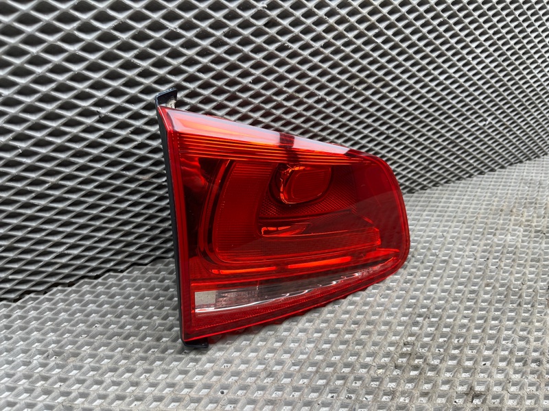 Фонарь Volkswagen Touareg (NF, 2014г.)