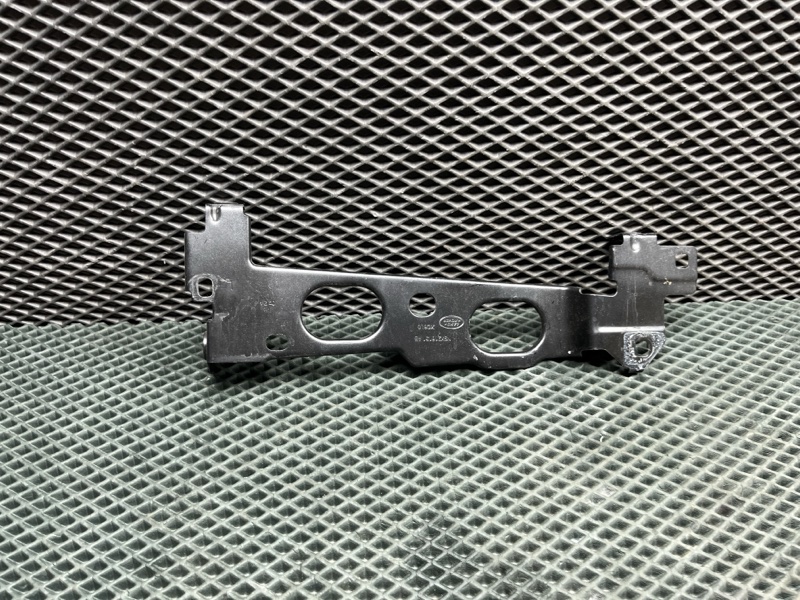 Кронштейн крыла Land Rover Range Rover Sport (L461, 2025г.)