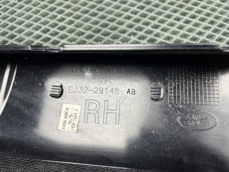 Накладка стойки D Land Rover Range Rover Evoque (L538, 2017г.)